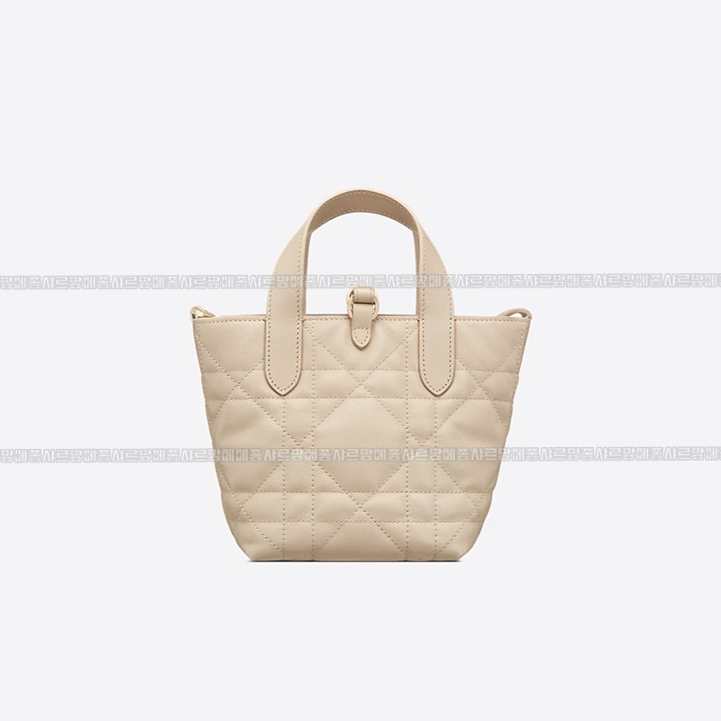 디올뚜주흐버티컬토트백  20260402-104644-013루.jpg