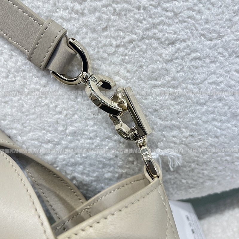 디올뚜주흐버티컬토트백  20260402-104643-009루.jpg