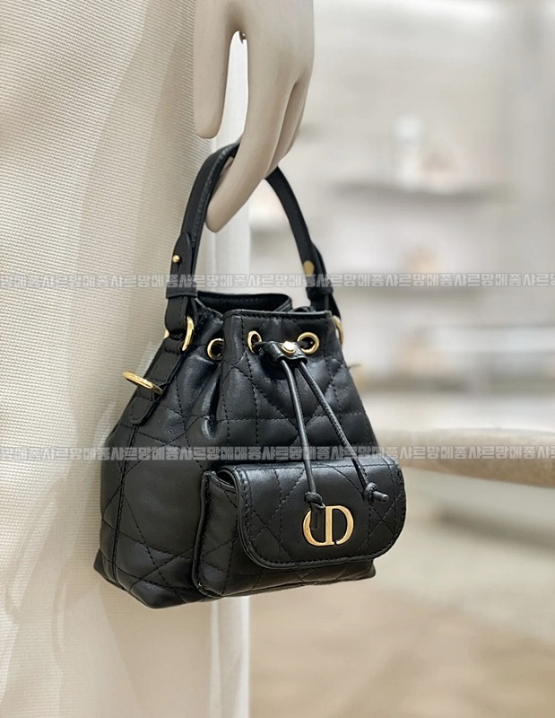 디올카로버킷백  20260402-110628-019루.jpg