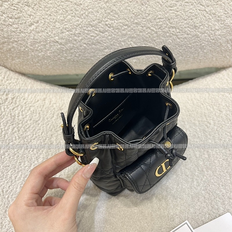 디올카로버킷백  20260402-110627-008루.jpg