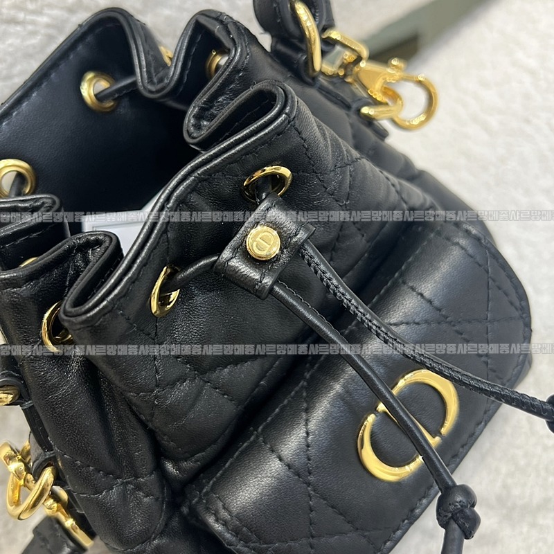 디올카로버킷백  20260402-110627-007루.jpg