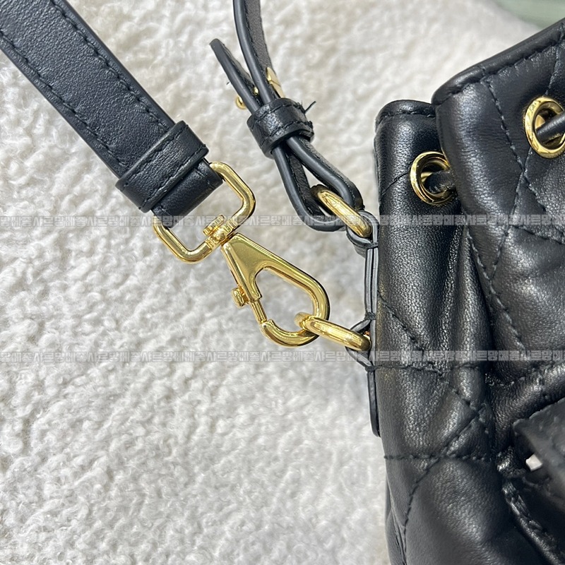 디올카로버킷백  20260402-110627-010루.jpg