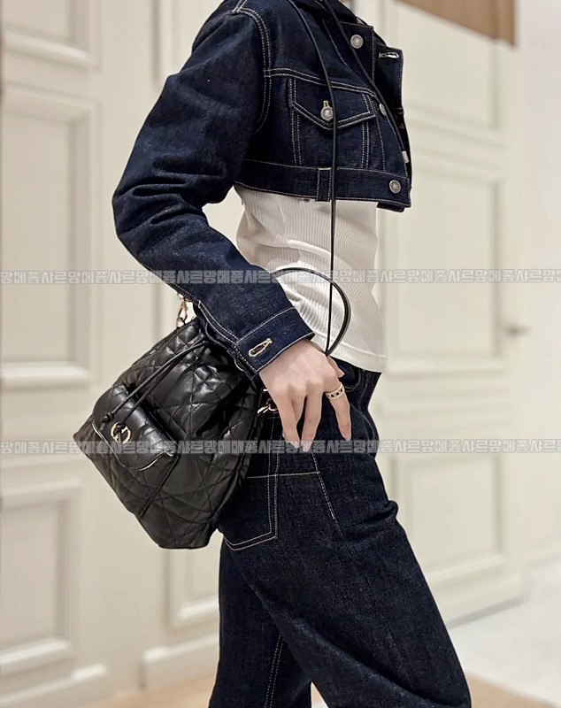 디올카로버킷백스몰 20260402-111429-021루.jpg