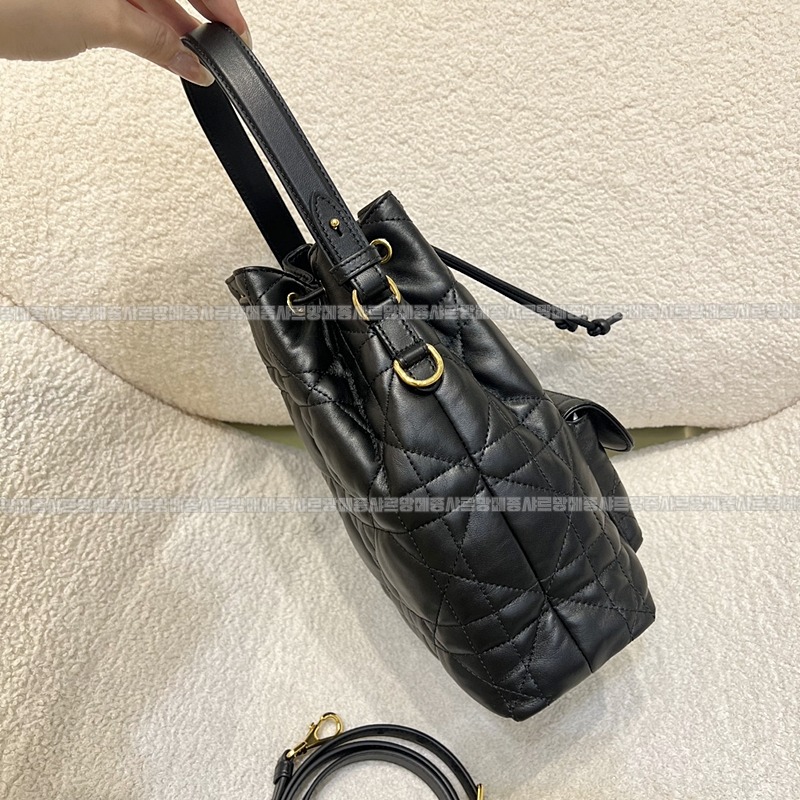 디올카로버킷백스몰 20260402-111427-003루.jpg