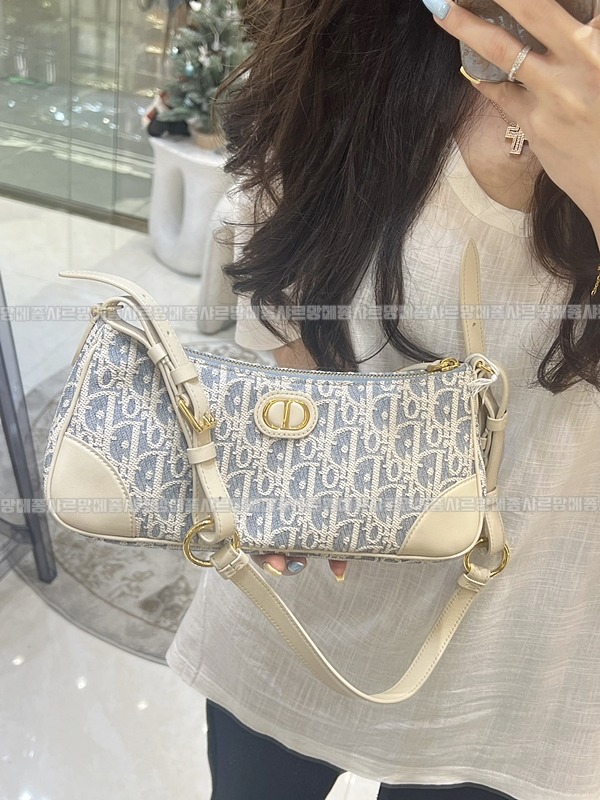 디올20몽테인윈더러스트미니백 20260402-112102-012루.jpg