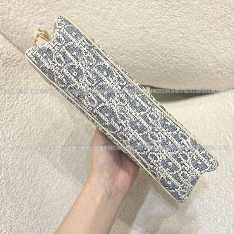 디올20몽테인윈더러스트미니백 20260402-112100-004루.jpg