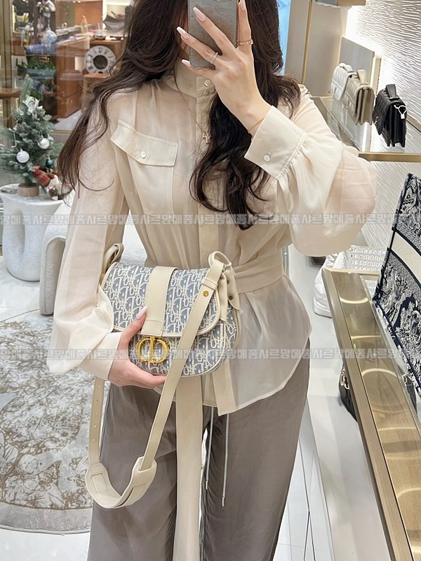 디올30몽테인사첼미디움백 20260402-113757-016루.jpg