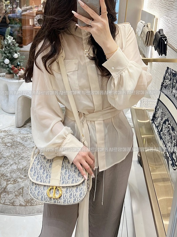 디올30몽테인사첼미디움백 20260402-113757-017루.jpg