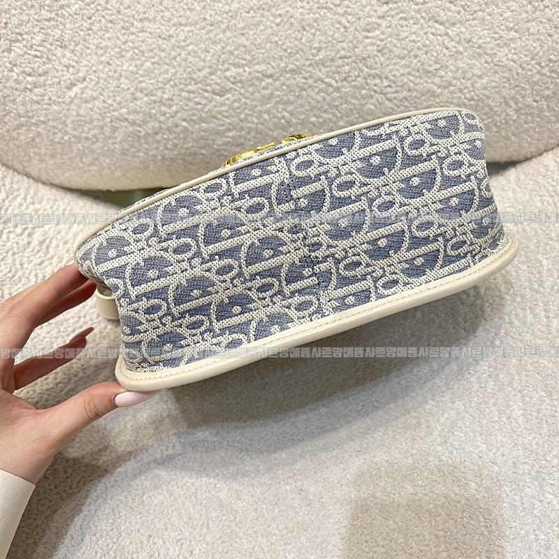 디올30몽테인사첼미디움백 20260402-113755-004루.jpg