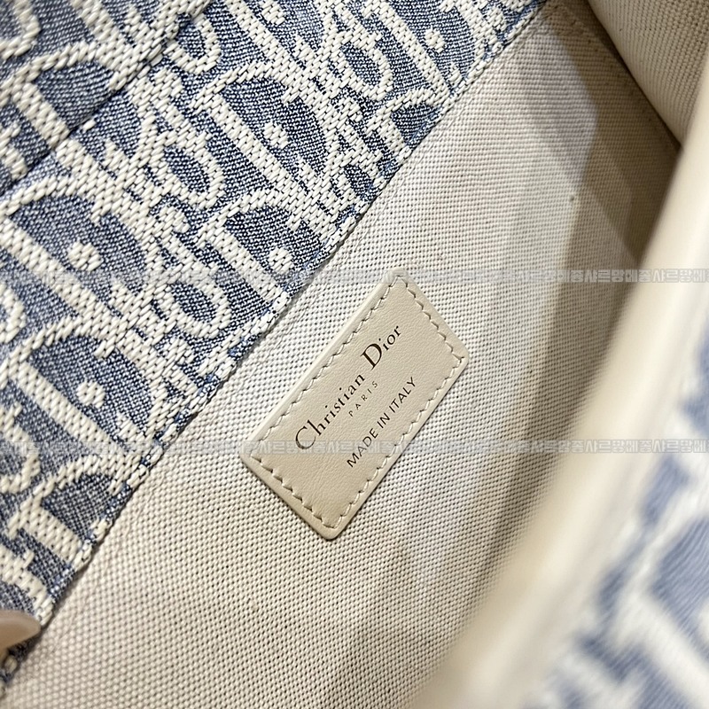 디올30몽테인사첼미디움백 20260402-113755-007루.jpg