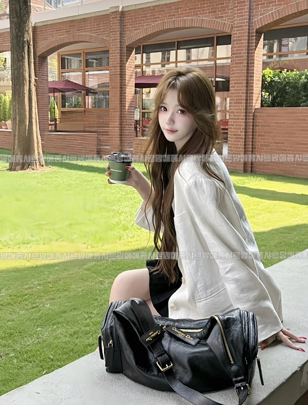 디올그랜드투어멀티포켓백 20260402-114537-013루.jpg