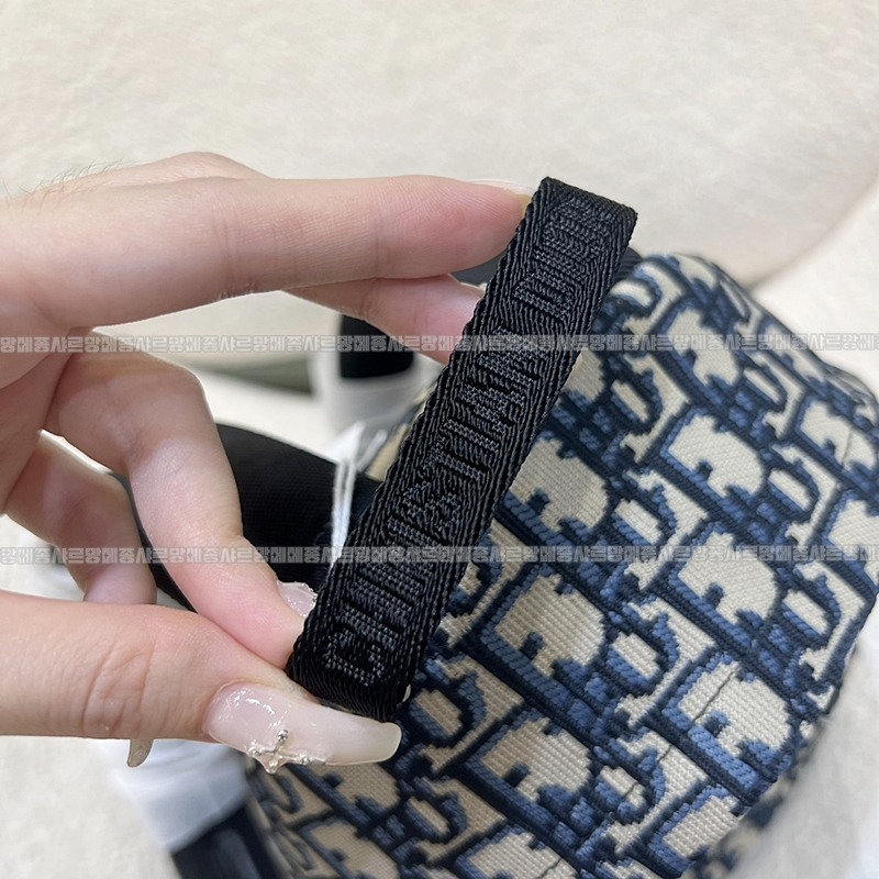 디올트래블백 20260402-124717-012루.jpg