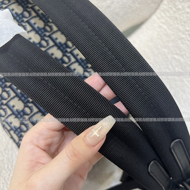 디올트래블백 20260402-124717-010루.jpg