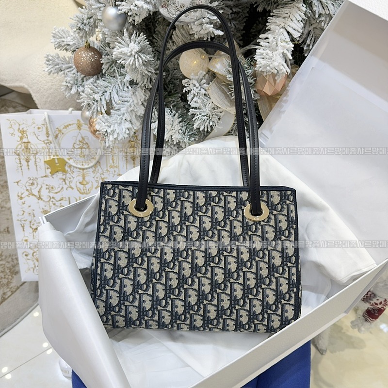 디올프롬나드쇼퍼백 20260402-132547-002루.jpg