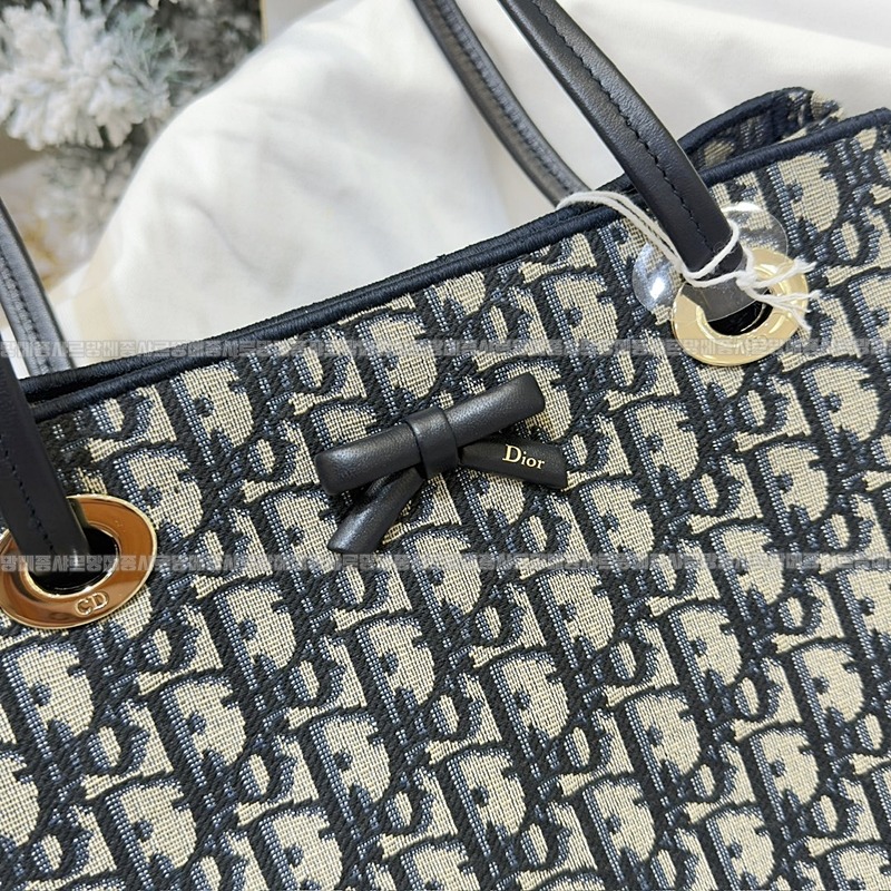 디올프롬나드쇼퍼백 20260402-132548-008루.jpg