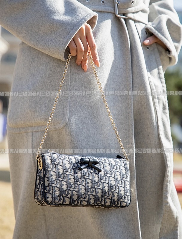 마이오블리크보우체인파우치 20260402-135726-014루.jpg