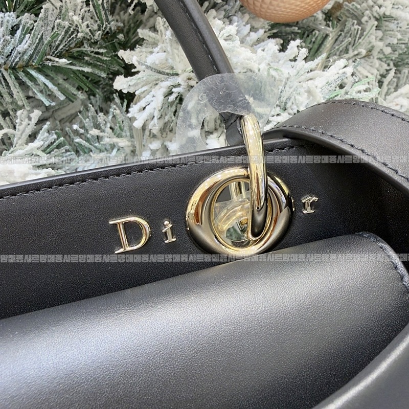 디올시갈백  20260402-144217-006루.jpg