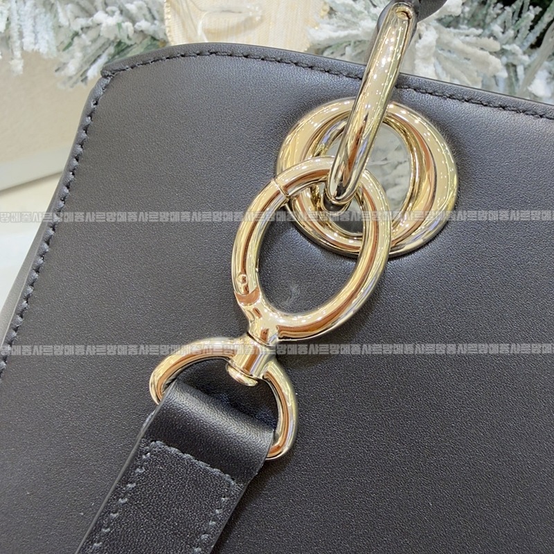 디올시갈백  20260402-144217-010루.jpg