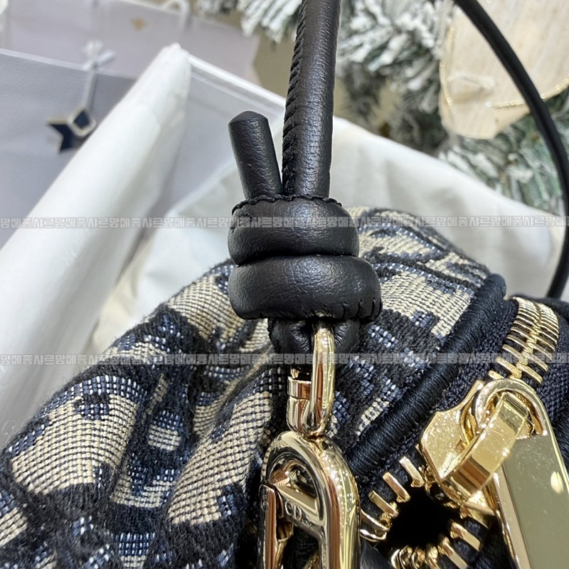 디올보우파우치  20260402-160029-010루.jpg