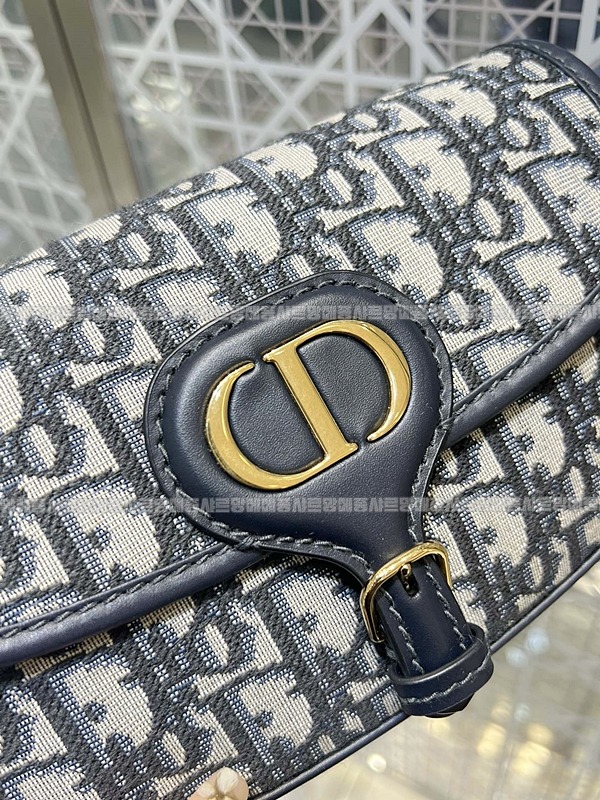 디올바비이스트웨스트백  20260402-160802-010루.jpg