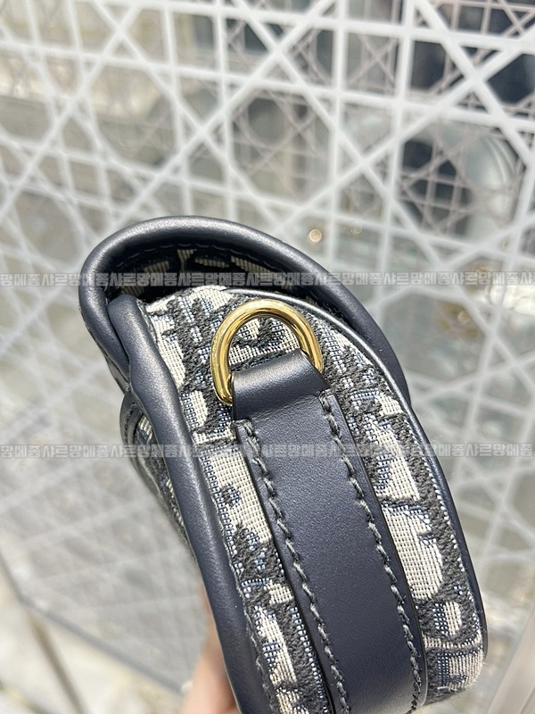 디올바비이스트웨스트백  20260402-160802-014루.jpg