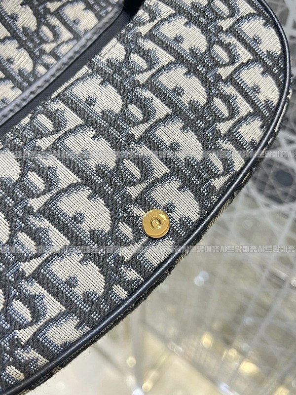 디올바비이스트웨스트백  20260402-160802-013루.jpg