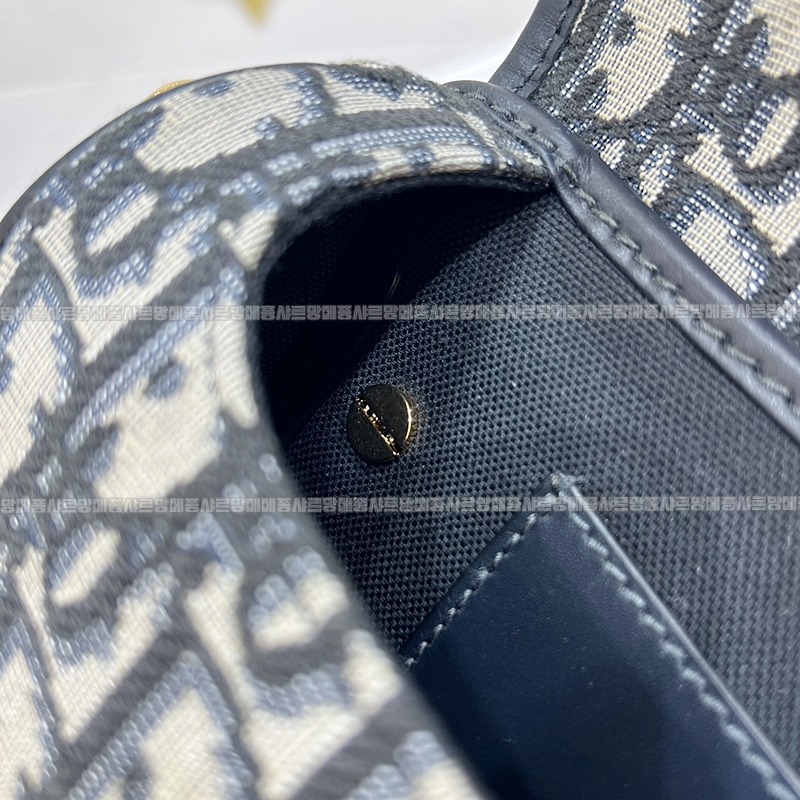 디올바비이스트웨스트백  20260402-160802-015루.jpg