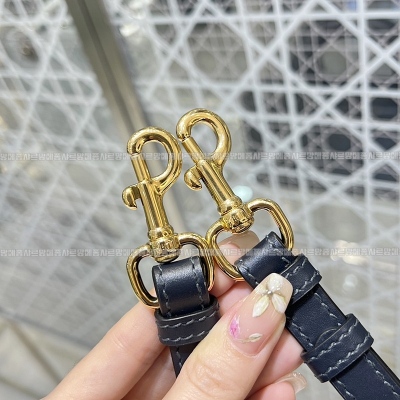 디올바비이스트웨스트백  20260402-160803-017루.jpg