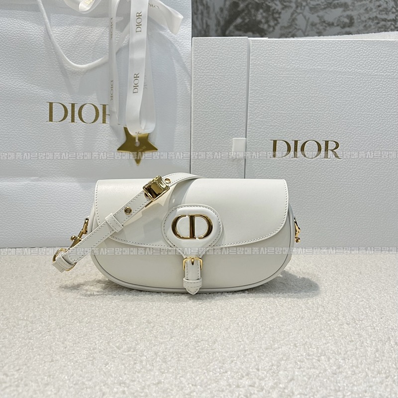 디올바비이스트웨스트백  20260402-161310-001루.jpg