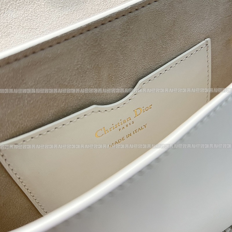 디올바비이스트웨스트백  20260402-161311-009루.jpg