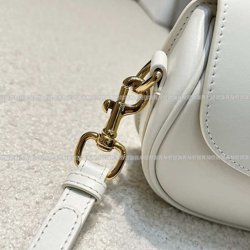 디올바비이스트웨스트백  20260402-161311-012루.jpg