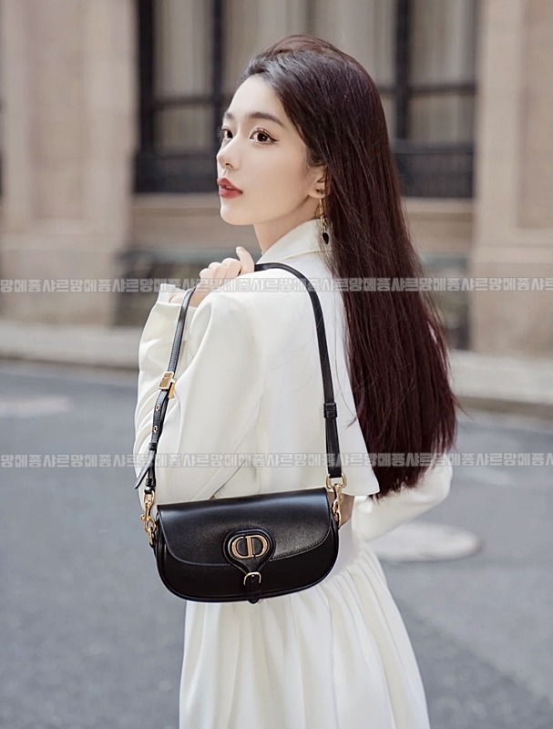 디올바비이스트웨스트백  20260402-161613-015루.jpg