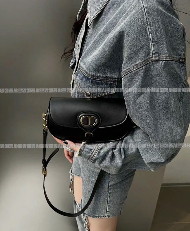 디올바비이스트웨스트백  20260402-161613-017루.jpg