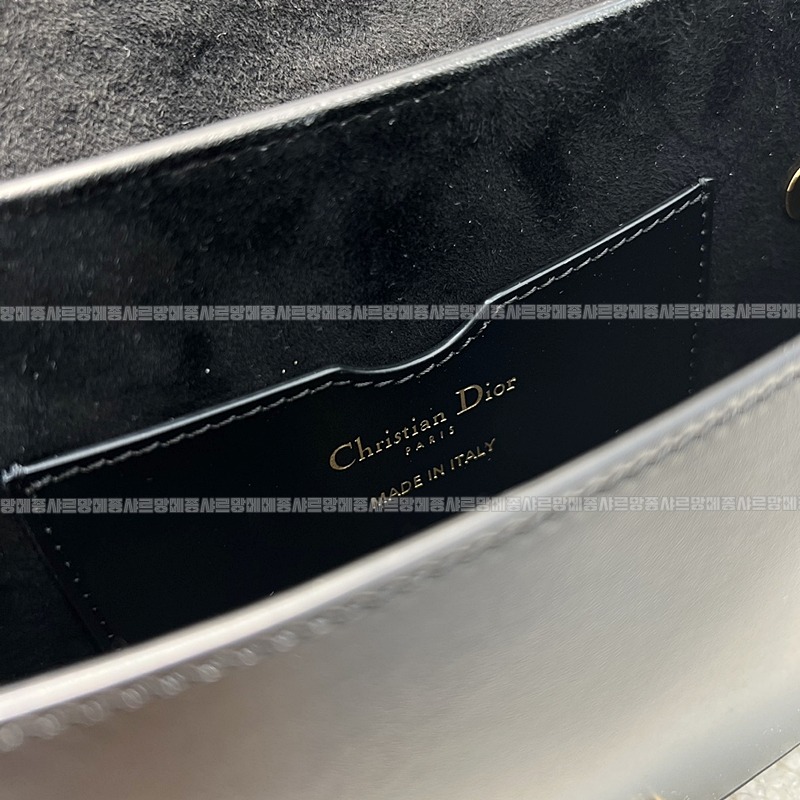 디올바비이스트웨스트백  20260402-161612-009루.jpg