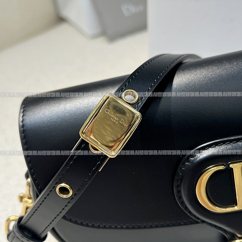 디올바비이스트웨스트백  20260402-161612-010루.jpg