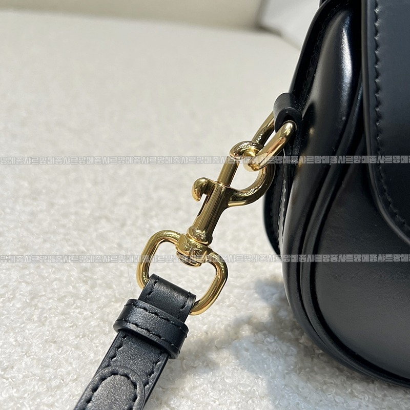 디올바비이스트웨스트백  20260402-161612-011루.jpg