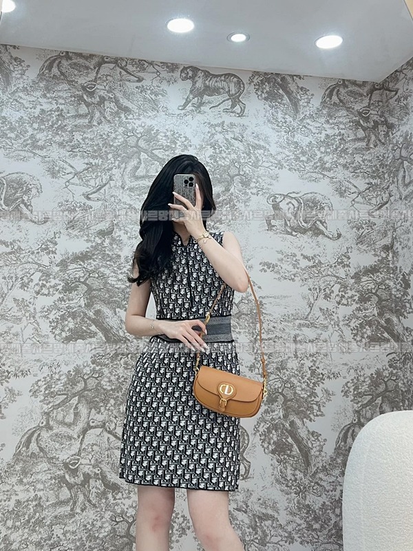 디올바비이스트웨스트백  20260402-162654-014루.jpg