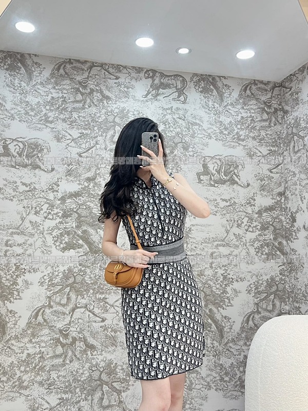 디올바비이스트웨스트백  20260402-162655-016루.jpg