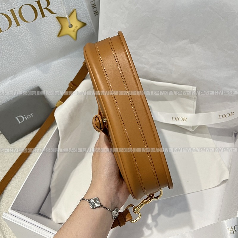 디올바비이스트웨스트백  20260402-162653-005루.jpg