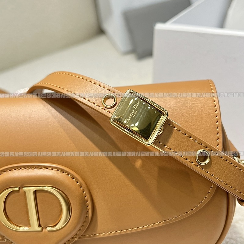 디올바비이스트웨스트백  20260402-162653-007루.jpg