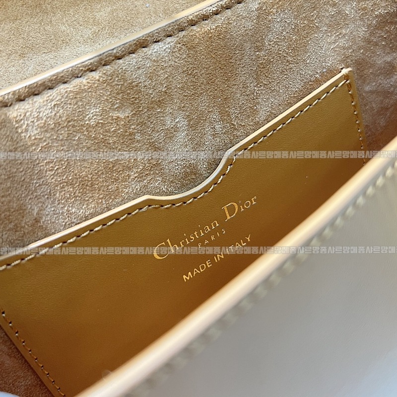 디올바비이스트웨스트백  20260402-162653-009루.jpg