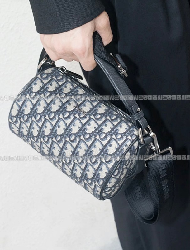 디올롤러메신저백 20260402-163253-018루.jpg