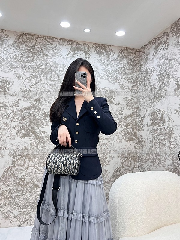 디올롤러메신저백 20260402-163254-024루.jpg