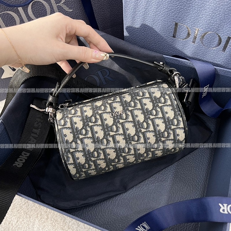 디올롤러메신저백 20260402-163250-002루.jpg