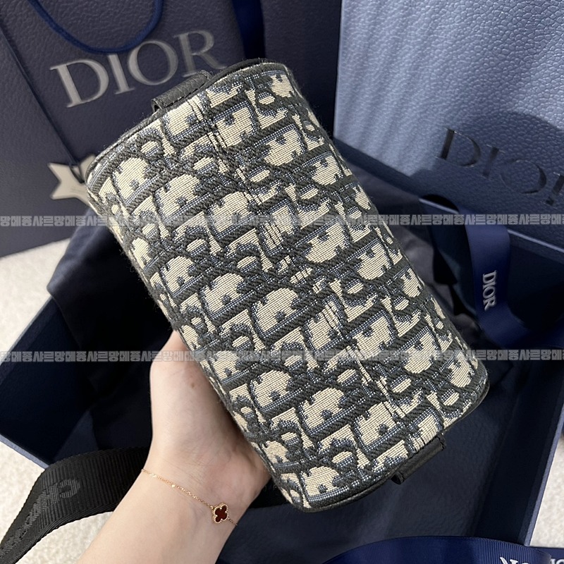 디올롤러메신저백 20260402-163251-005루.jpg