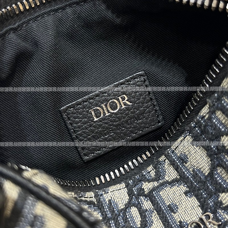 디올롤러메신저백 20260402-163251-008루.jpg