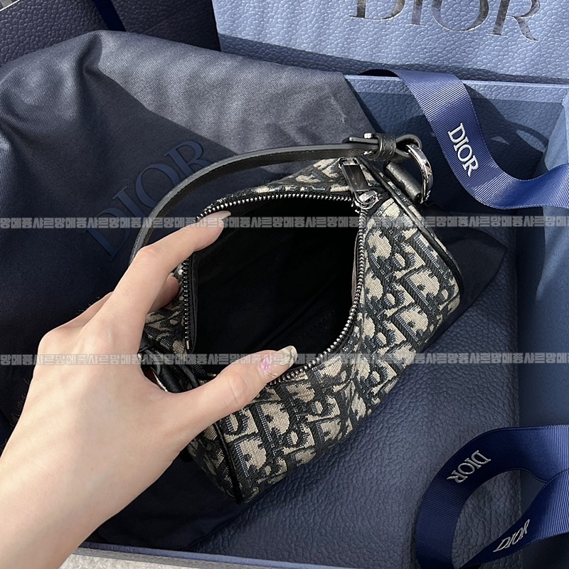 디올롤러메신저백 20260402-163251-007루.jpg