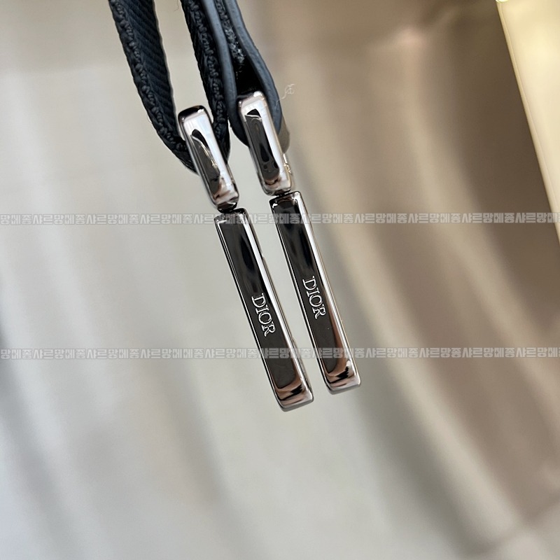 디올롤러메신저백 20260402-163252-015루.jpg