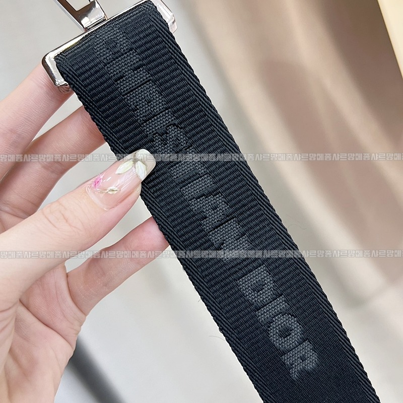 디올롤러메신저백 20260402-163253-017루.jpg