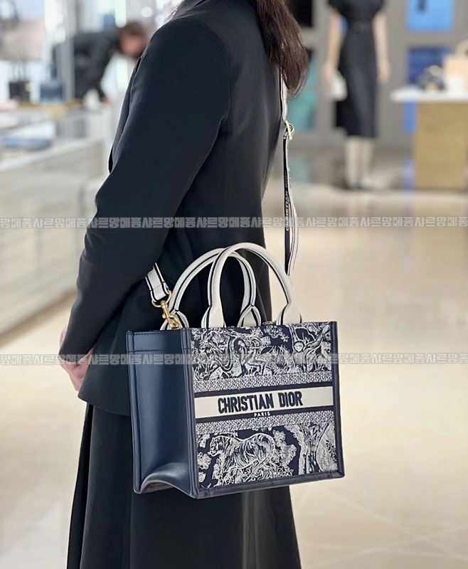 디올북토트백20260403-093546-017루.jpg